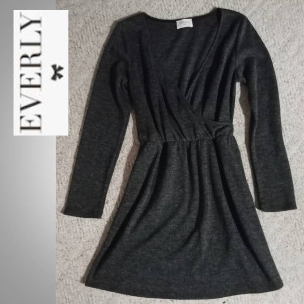 🔥 3/$30 Everly grey sweater dress size medium #